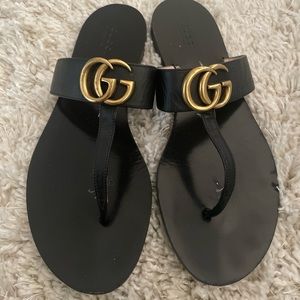 GUCCI LEATHER THONG SANDAL WITH DOUBLE G 39
